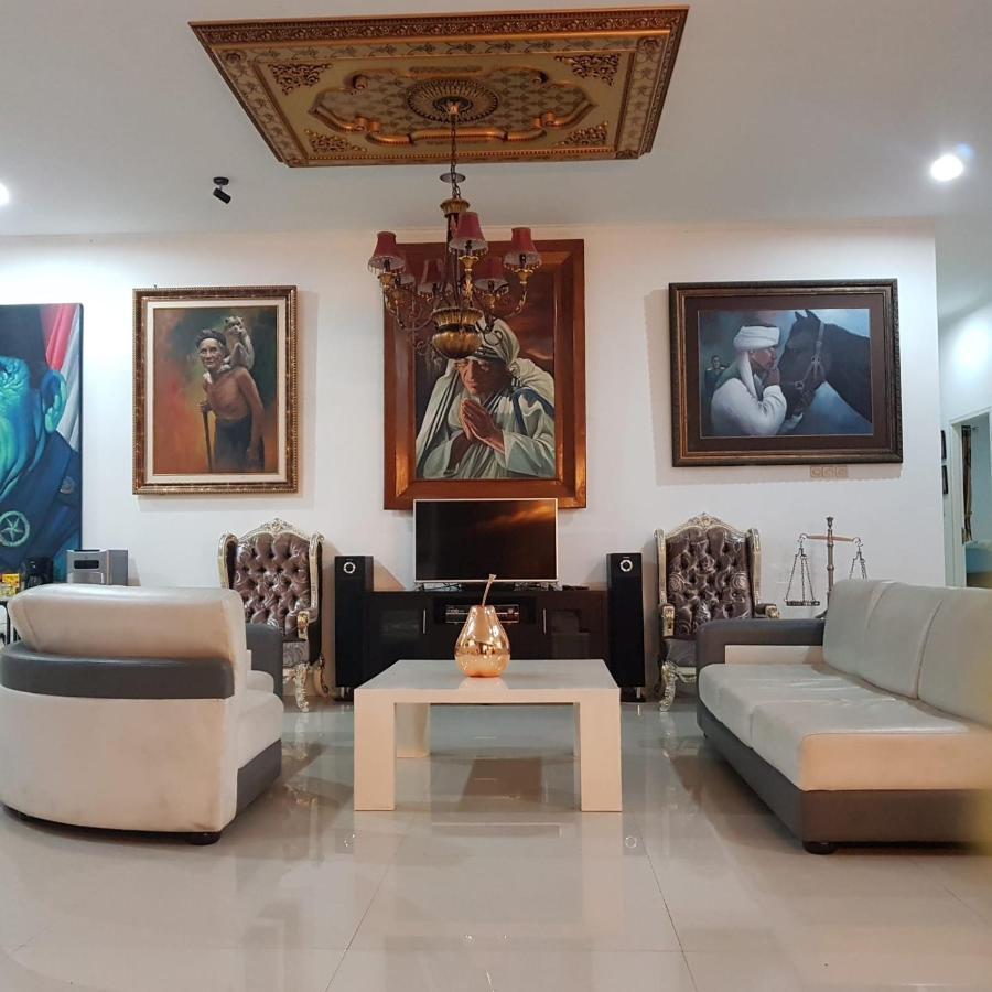 Villa Chacha At Macarena, Megamendung Exterior foto